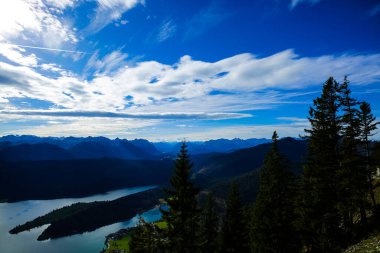 Walchensee, Almanya 'nın en derin ve aynı zamanda en büyük dağlık göllerinden biridir..
