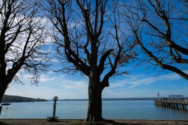 Ammersee 'de güzel bir sonbahar günü, Herrsching am Ammersee, Bavyera' da 5 göl