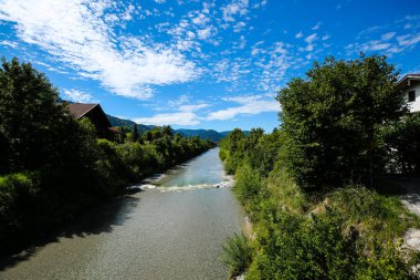 Tegernsee 'de Rottach nehri, Miesbach ilçesi, Almanya' da turizm,