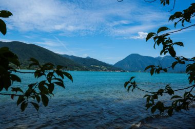 Yazın Gmund am Tegernsee, mavi gökyüzü, turizm