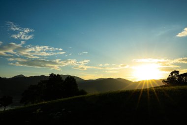 Gün batımında Tegernsee 'ye bakış açısı