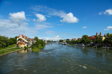 UNESCO 'nun Dünya Mirası Alanındaki Regensburg' daki Taş Köprü 'den Görünüm