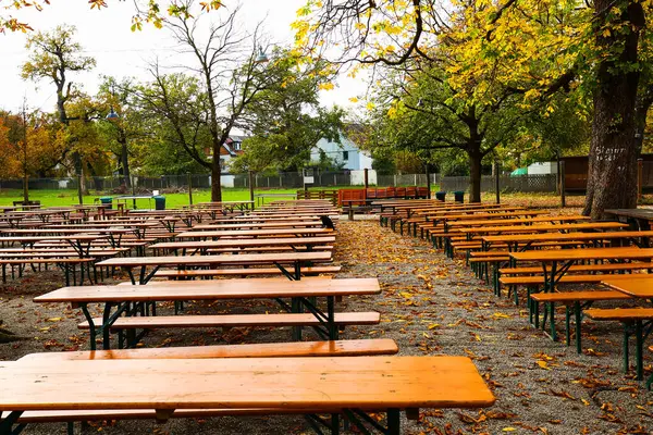 Sonbaharda Royal Hirschgarten, Bahçe masaları