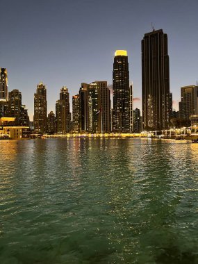 Şehrin güzel gece manzarası