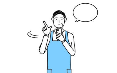 Akıllı telefon kullanan önlüklü kıdemli bir adam..