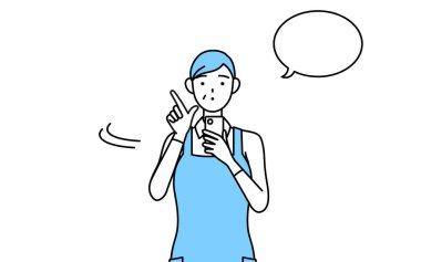 Akıllı telefon kullanan önlüklü son sınıf bir kadın..