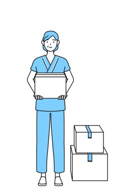 Orta yaşlı ve son sınıf öğrencisi hastane önlüklü hasta karton kutular taşımaya çalışıyor.