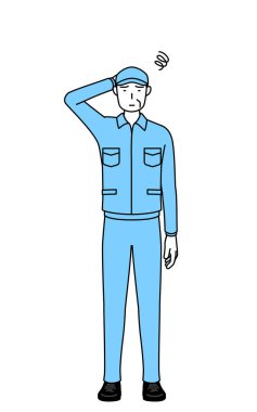 Şapkalı ve iş elbiseli son sınıf öğrencisi başı dertteyken kaşınıyor.