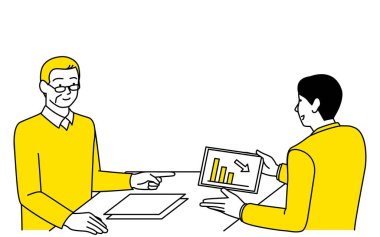 Vergi planlama hakkında bir vergi avukatıyla görüştükten sonra kıdemli bir adam gülümsüyor.