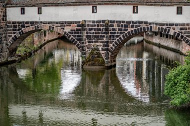 1457 Wurde fuer Fussgnger ueber dem Ausfluss der Pegnitz an der vorletzten Stadtmauer ein Holzsteg errichtet. Den Namen Henkersteg er vom Henkerturm, der frueheren Wohnung des reichsstdtischen Henkers auf dem Sumarkt.