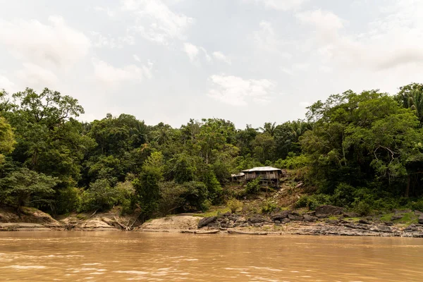 Скелі Амазонська Річка Човни Джунглі Районі Колумбійського Амазона Хмарне Зелене — стокове фото