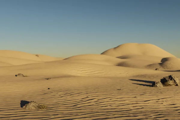 Ambiente Deserto Com Dunas Areia Colinas Rochas Que Arround Conceito — Fotografia de Stock