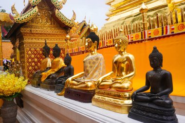 Wat Prathat Doi Suthep, Tayland 'daki Altın Tapınak Heykelleri