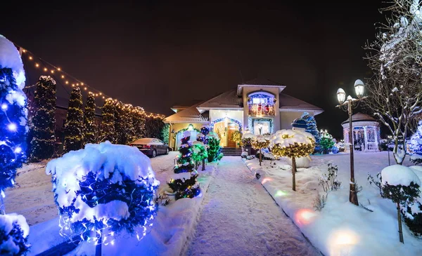Casa Decorata Illuminata Natale Notte Luci Natale Fuori Casa — Foto Stock