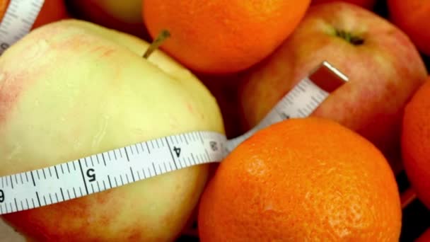 Pile Pomme Rouge Mandarine Ruban Mesurer Pour Meilleur Métabolisme Perdre — Video