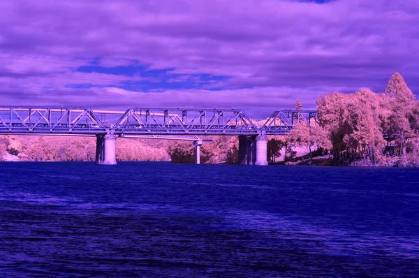 Infračervená Fotografie Viktoriina Mostu Přecházejícího Nepean River Poblíž Great River — Stock fotografie