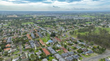 Avustralya 'nın büyük Sydney bölgesindeki Kingswood' un yerleşim yerindeki ev ve binaların insansız hava aracı fotoğrafları.