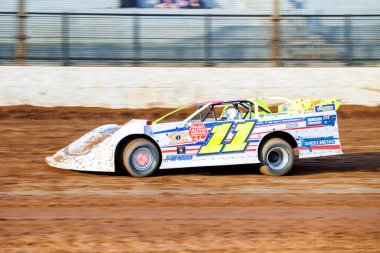 SYDNEY, NEW SOUTH WALES, AUSTRALIA - 5 Ekim 2024: Driver Nathan Disney in the Late Models Series event in the Sydney International Speedway in Eastern Creek, NSW, Avustralya.
