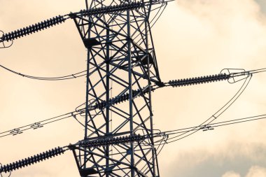 Avustralya 'daki bir elektrik aktarım kulesinin çelik alt bölümünün fotoğrafı..