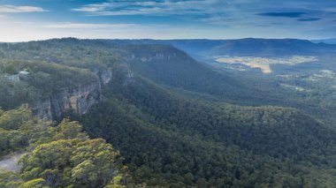 Avustralya, Yeni Güney Galler 'deki Mavi Dağlar' daki Victoria Dağı yakınlarındaki Kanimbla Vadisi 'nin insansız hava aracı fotoğrafı..