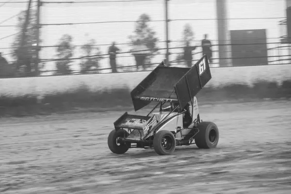 SYDNEY, NEW SOUTH WALES, AUSTRALIA - 26 Ekim 2024: Australian Sprintcar Serisi şampiyonasında Ben Matchett, Sydney Uluslararası Yarış Pisti, NSW, Avustralya.