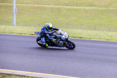 SYDNEY, NEW SOUTH WALES, AUSTRALIA - 28 Mart 2025: Avustralya Sydney Motorsport Park 'ta Avustralya Superbike Şampiyonası' nın 2. turunda Yamaha 'da Sürücü Cru Halliday.