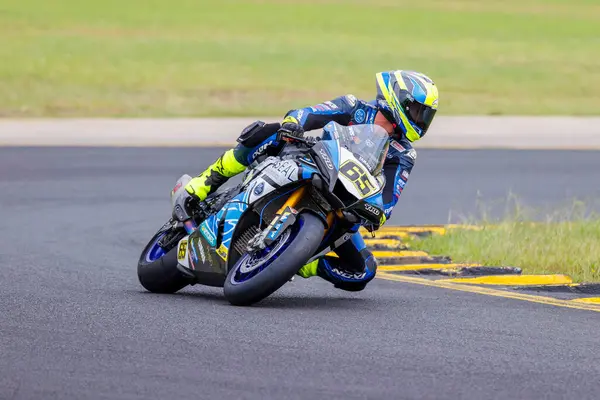 SYDNEY, NEW SOUTH WALES, AUSTRALIA - 28 Mart 2025: Avustralya Sydney Motorsport Park 'ta Avustralya Superbike Şampiyonası' nın 2. turunda Yamaha 'da Sürücü Cru Halliday.