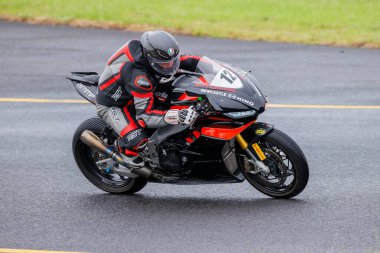 SYDNEY, NEW SOUTH WALES, AUSTRALIA - 29 Mart 2025: Matt Walters Avustralya 'nın Sidney Motorsporları Parkı' nda Avustralya Superbike şampiyonasının 2. turunda.