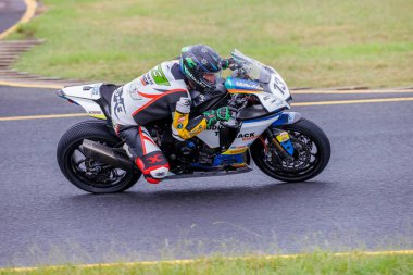 SYDNEY, NEW SOUTH WALES, AUSTRALIA - 29 Mart 2025: Avustralya 'daki Sydney Motor Parkı' nda Avustralya Superbike Şampiyonası 'nın 2. turunda Anthony West Yamaha' da.