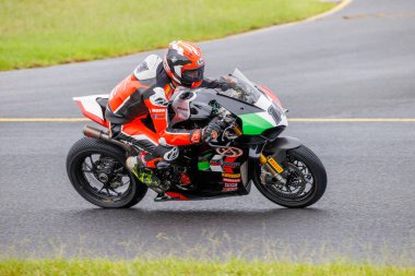 SYDNEY, NEW SOUTH WALES, AUSTRALIA - 29 Mart 2025: Avustralya 'daki Sydney Motorsport Park' ta Avustralya Superbike Şampiyonası 'nın 2. raundunda Glenn Allerton Ducati ile.