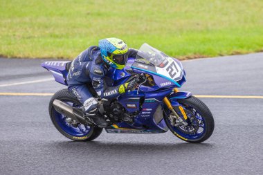 SYDNEY, NEW SOUTH WALES, AUSTRALIA - 29 Mart 2025: Avustralya 'nın Sidney Motor Parkı' nda Avustralya Superbike Şampiyonası 'nın 2. turunda Yamaha' da Max Stauffer.