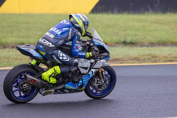 SYDNEY, NEW SOUTH WALES, AUSTRALIA - 29 Mart 2025: Avustralya 'nın Sidney Motor Parkı' nda Avustralya Superbike Şampiyonası 'nın 2. turunda Yamaha' da Cru Halliday.