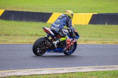 SYDNEY, NEW SOUTH WALES, AUSTRALIA - 29 Mart 2025: Avustralya 'nın Sidney Motor Parkı' nda Avustralya Superbike Şampiyonası 'nın 2. turunda Yamaha' da Ty Lynch.
