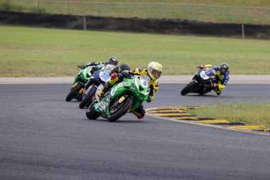 SYDNEY, NEW SOUTH WALES, AUSTRALIA - 28 Mart 2025: Olly Simpson Sidney Motorsport Park, NSW, Avustralya 'da Avustralya Motorsiklet Motorsikleti Süper Spor Serisi' nde çalışırken.