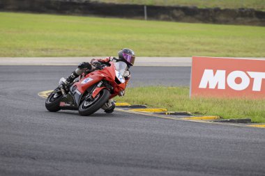 SYDNEY, NEW SOUTH WALES, AUSTRALIA - 28 Mart 2025: Sidney Motorsport Park, NSW, Avustralya 'daki Motosiklet Avustralya Süper Spor Serisi' nde çalışırken Yamaha üzerinde Levi Russo.