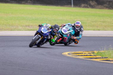 SYDNEY, NEW SOUTH WALES, AUSTRALIA - 28 Mart 2025: Ryder Gilbert, Sidney Motorsport Park, NSW, Avustralya 'da Motorsiklet Motorsiklet Sporları Serisi' nde çalışırken Yamaha 'da.