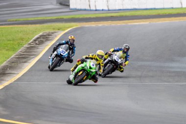 SYDNEY, NEW SOUTH WALES, AUSTRALIA - 29 Mart 2025: Olly Simpson Sidney Motorsport Park, NSW, Avustralya 'da Avustralya Motorsiklet Motorsikleti Süper Spor Serisi' nde çalışırken.