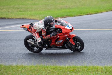 SYDNEY, NEW SOUTH WALES, AUSTRALIA - 29 Mart 2025: Sidney Motorsport Park, NSW, Avustralya 'daki Motosiklet Avustralya Süper Spor Serisi' nde çalışırken Yamaha üzerinde Levi Russo.