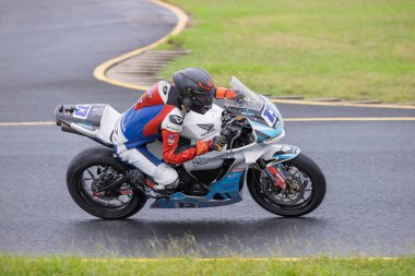 SYDNEY, NEW SOUTH WALES, AUSTRALIA - 29 Mart 2025: Marcus Hamod Avustralya 'nın Sidney Motorsport Park, NSW, Avustralya' da Motorsiklet Motorsiklet Sporları Serisi 'nde antrenman yaparken Honda.