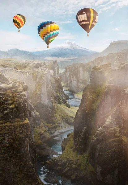 Ballong Flygningar Över Bergen Semester Leyni Dag Berg Bakgrunden Och — Stockfoto