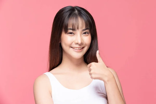 Красивая Привлекательная Азиатская Молодая Женщина Улыбка Сделать Хороший Знак Большие — стоковое фото