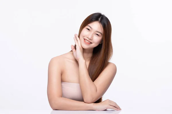 Mulher Asiática Bonita Tocando Sorriso Macio Bochecha Com Pele Limpa — Fotografia de Stock