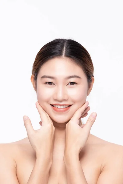 Güzel Asyalı Kadın Yumuşak Yanaklı Gülüşüne Dokunuyor Temiz Taze Tenli — Stok fotoğraf