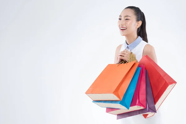 Bella Attraente Asiatico Donna Sorriso Tenendo Shopping Bags Sentimento Così — Foto Stock
