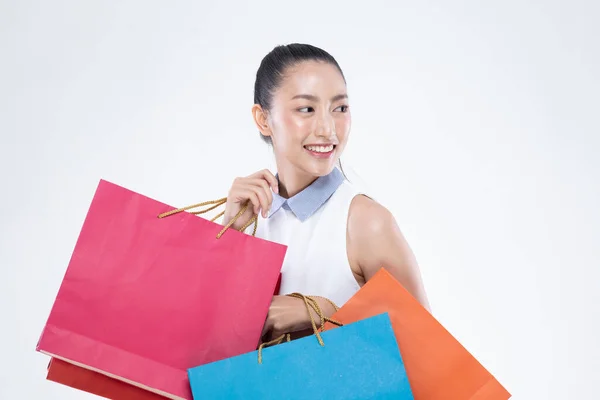 Hermosa Mujer Asiática Atractiva Sonrisa Celebración Bolsas Compras Sensación Felicidad — Foto de Stock