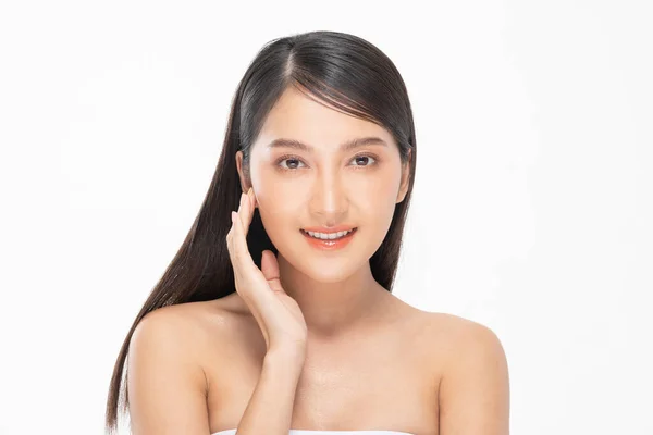 Hermosa Mujer Asiática Tocando Suave Sonrisa Mejilla Con Piel Limpia — Foto de Stock