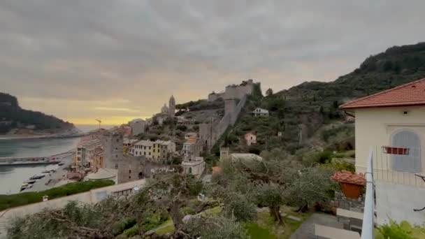 Güzel Bir Deniz Manzarası Talya Nın Portovenere Kasabasında Eski Bir — Stok video
