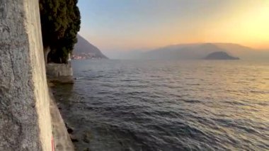 Como Gölü, İtalya 'nın güzel gün batımı manzarası