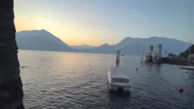 Como Gölü, İtalya 'nın güzel gün batımı manzarası