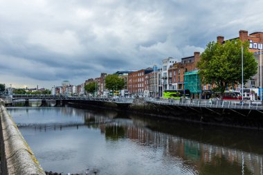 Dublin İrlanda bulutlu bir günde
